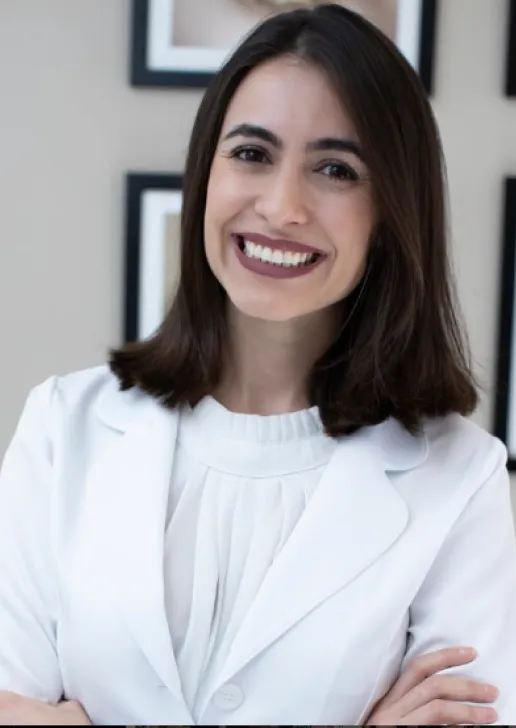 Dra. Camila Leonardo, cirurgiã-dentista especialista em DTM e Dor Orofacial da equipe Senso